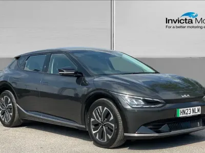 Begagnad Kia EV6 Air 166 kW (226 HK) 2023 Grå SUV