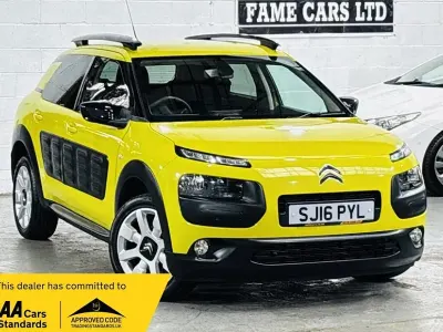 Used Citroën C4 Cactus Flair 82 HP (60 kW) 2016 Yellow Hatchback