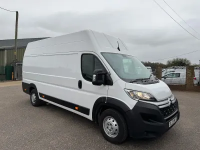 Usado Citroën Relay 140 HP (102 kW) 2023 Branco Van