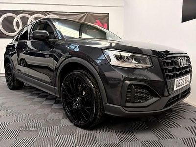 Begagnad Audi Q2 Black Edition 116 HK (85 kW) 2022 Grå SUV