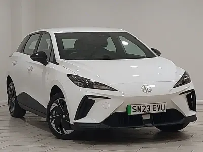 Used MG MG4 EV SE 125 kW (170 HP) 2023 White Hatchback