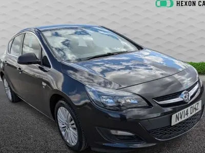 Used Vauxhall Astra Excite 98 HP (72 kW) 2014 Black Hatchback