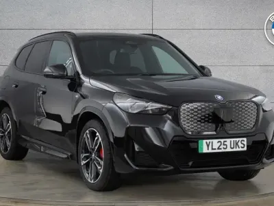 Begagnad BMW iX1 M Sport 147 kW (201 HK) 2025 Svart SUV