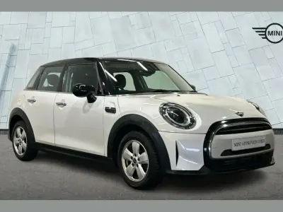 Used Mini Cooper Classic 134 HP (98 kW) 2023 White Hatchback
