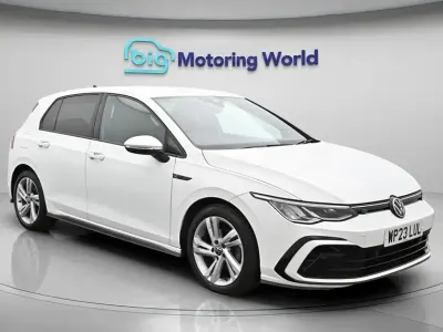 Usado VW Golf VIII R-line 150 CV (110 kW) 2023 Blanco Utilitario