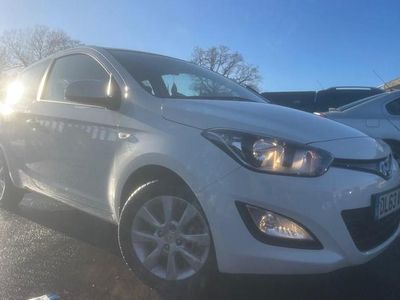 Used Hyundai i20 Active 85 HP (62 kW) 2013 White Hatchback