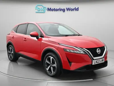 Used Nissan Qashqai N-Connecta 140 HP (102 kW) 2022 Red SUV