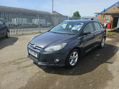 Used Ford Focus Zetec 125 HP (91 kW) 2011 Grey Hatchback