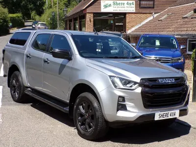 Used Isuzu Pick up 164 HP (120 kW) 2024 Silver Pickup