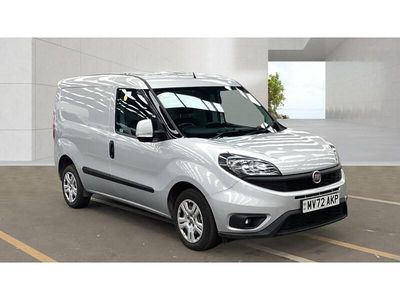 Begagnad Fiat Doblò 90 HK (66 kW) 2023 Silver Minibuss