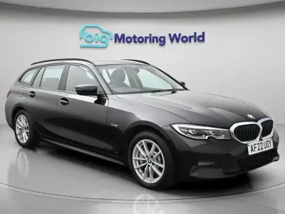 Begagnad BMW 330e 292 HK (214 kW) 2022 Svart Kombi