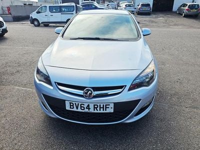 Second-hand Vauxhall Astra Design Edition 2015 Argintiu Hatchback