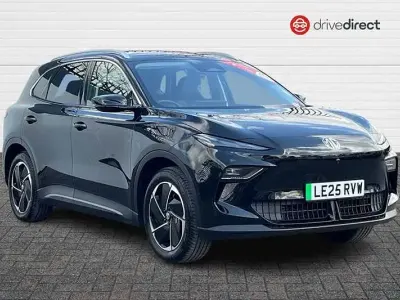 Käytetty MG MG5 EV Trophy 114 kW (156 HP) 2025 Musta Farmari