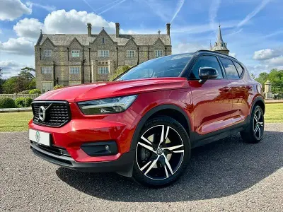 Begagnad Volvo XC40 R-Design 2020 Röd SUV