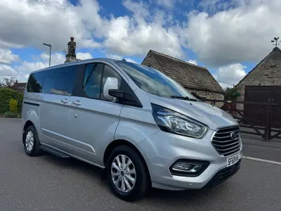Usado Ford Tourneo Titanium 2018 Plateado Monovolumen