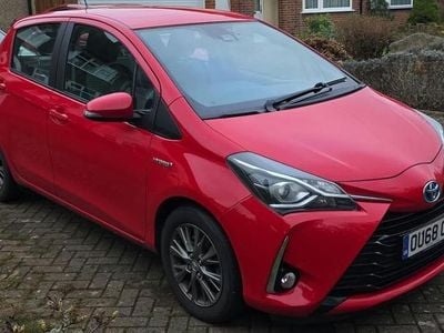 Used Toyota Yaris Hybrid 2018 Red Hatchback