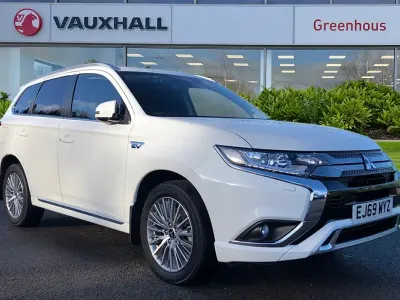 Used Mitsubishi Outlander P-HEV Plus 2020 White