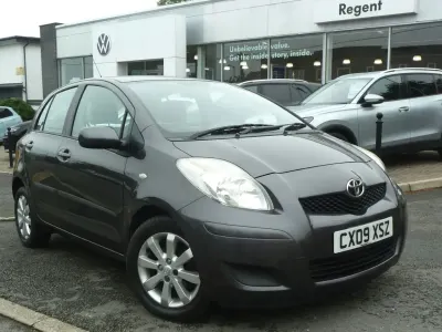 Used Toyota Yaris 101 HP (74 kW) 2009 Grey Hatchback
