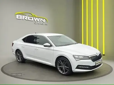 Gebraucht Skoda Superb SE 150 PS (110 kW) 2022 Weiß Kleinwagen