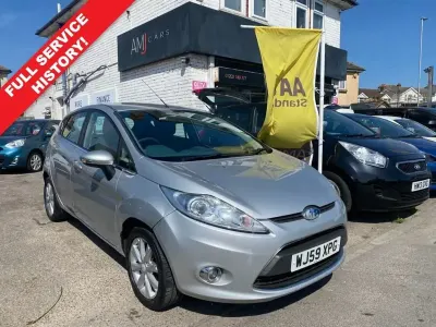 Używany Ford Fiesta Zetec 82 KM (60 kW) 2009 Srebrny Hatchback
