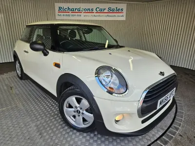 Used Mini ONE Hatch 102 HP (75 kW) 2016 White Hatchback