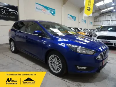 Used Ford Focus Zetec 125 HP (91 kW) 2017 Blue Estate