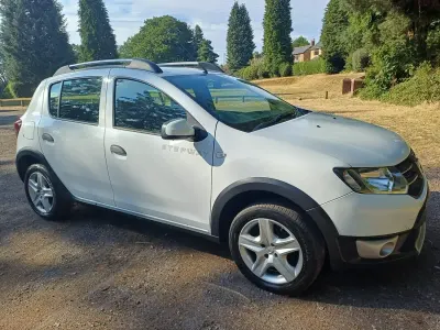 Used Dacia Sandero Lauréate 2016 White Hatchback
