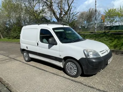 Gebraucht Citroën Berlingo 75 PS (55 kW) 2007 Weiß Van / Kleinbus