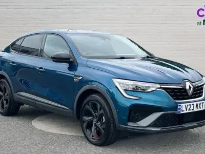 Używany Renault Arkana R.S. 142 KM (104 kW) 2023 Niebieski SUV