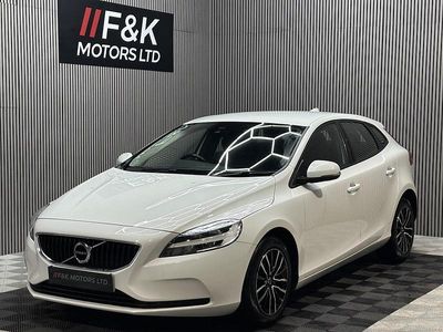White Used 2019 Volvo V40 Momentum Hatchback | £7,549 (Fair price)