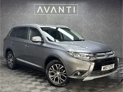 Usado Mitsubishi Outlander 147 HP (108 kW) 2017 Cinzento SUV