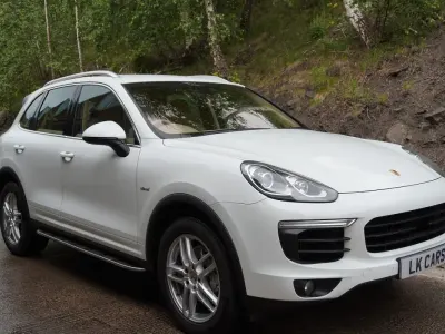 Used Porsche Cayenne 385 HP (283 kW) 2016 White SUV