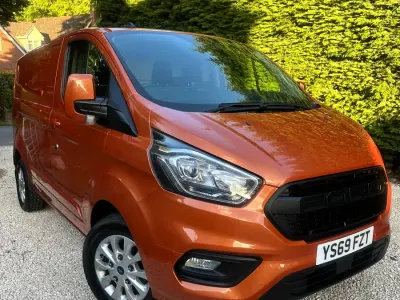 Usado Ford Transit Custom Limited 130 CV (95 kW) 2019 Naranja Van