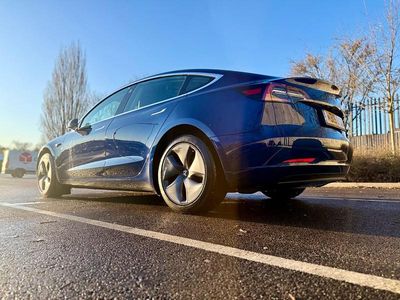 Used Tesla Model 3 Standard Range 177 kW (241 HP) 2019 Blue Sedan