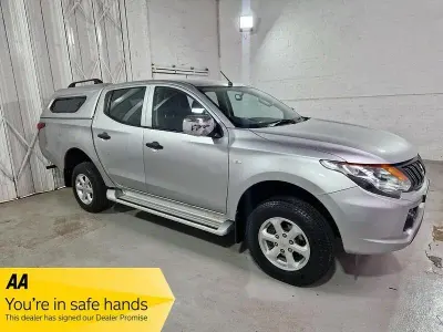 Käytetty Mitsubishi L200 2018 Hopea Nouto