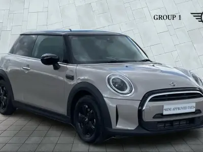 Usado Mini Cooper Classic 136 CV (100 kW) 2023 Gris Utilitario