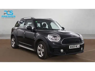 Używany Mini Cooper Classic 2019 Czarny Hatchback