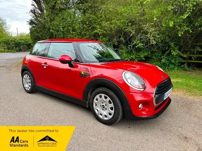 Used Mini ONE Hatch 102 HP (75 kW) 2014 Red Hatchback