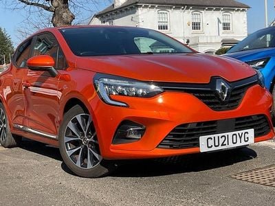 Used Renault Clio V Iconic 90 HP (66 kW) 2022 Hatchback