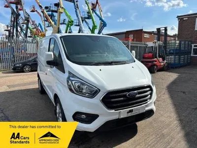 Used Ford Transit Custom Limited 130 HP (95 kW) 2022 White Van