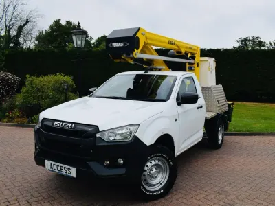 Used Isuzu D-Max 163 HP (119 kW) 2023 White Pickup
