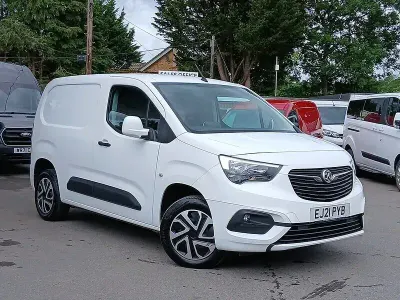 Used Vauxhall Combo Sportive 100 HP (73 kW) 2021 White MPV