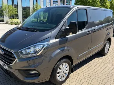 Begagnad Ford Transit Custom Limited 126 HK (92 kW) 2021 Grå Van