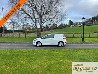Używany Ford Fiesta Trend 125 KM (91 kW) 2021 Zielony Hatchback