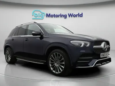 Usado Mercedes GLE300 AMG line 245 HP (180 kW) 2020 Azul SUV