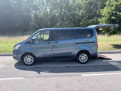 Used Ford Tourneo Custom Titanium 130 HP (95 kW) 2021 Blue Van