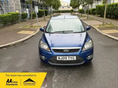 Used Ford Focus Zetec 99 HP (72 kW) 2009 Blue Hatchback