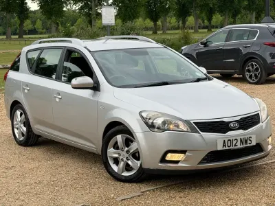 Usado Kia Ceed 2012 Plateado Utilitario