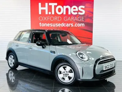 Usado Mini Cooper Classic 2022 Gris Utilitario
