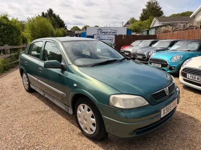 Used Vauxhall Astra Club 84 HP (61 kW) 2001 Green Hatchback